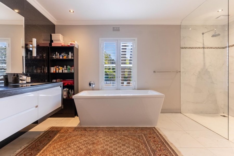 4 Bedroom Property for Sale in Constantia Western Cape
